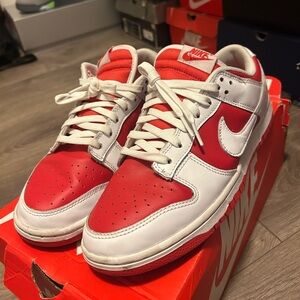 Nike dunk size 9 worn dm with any questions